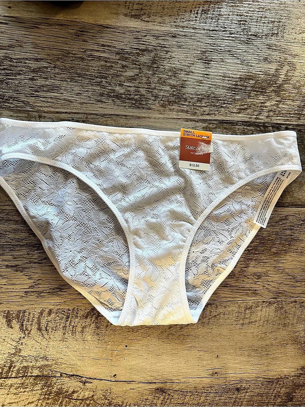 State of Day by Macys.  Lace Panties in White Size Small NWT